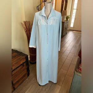 vintage vanity pearlescent snaps floral appliqué Velour dressing gown medium EC